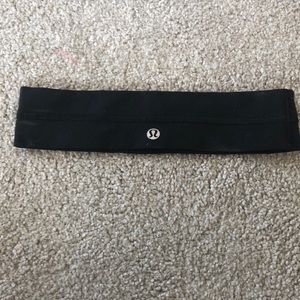 Black lulu headband